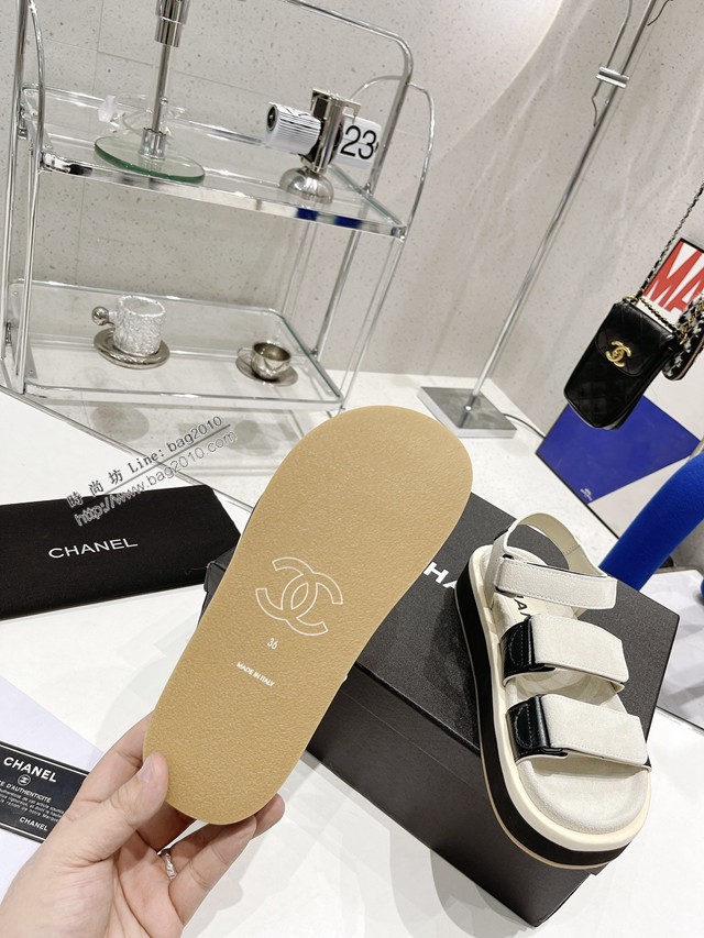 Chanel高版本香奈兒2022春夏最新厚底魔術扣涼鞋 魔術貼女款沙灘涼鞋 dx2661
